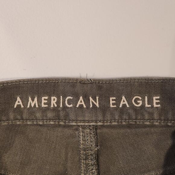 American Eagle Olive Green Distressed Cut Off Highest Rise Mom Short Size 6 - Picture 4 of 12